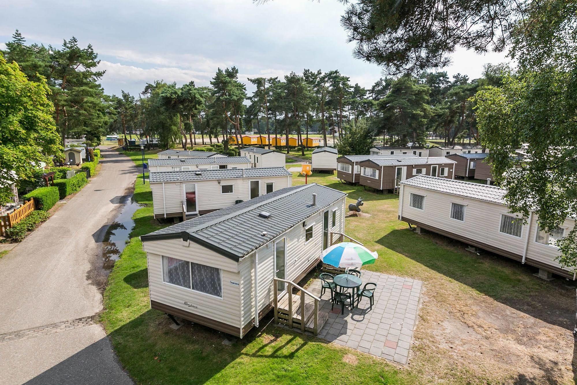 Отель Camping Blauwe Meer Nv Ломмель Экстерьер фото